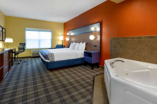 Suite - AmericInn Hotel & Suites Fulton