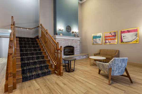  - AmericInn Hotel & Suites Fulton