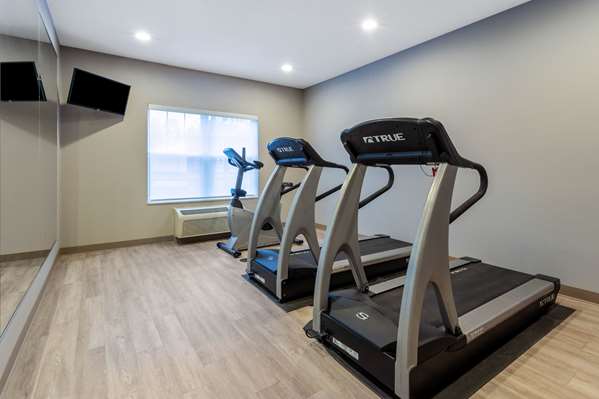 Fitness/ Exercise Room - AmericInn Hotel & Suites Fulton
