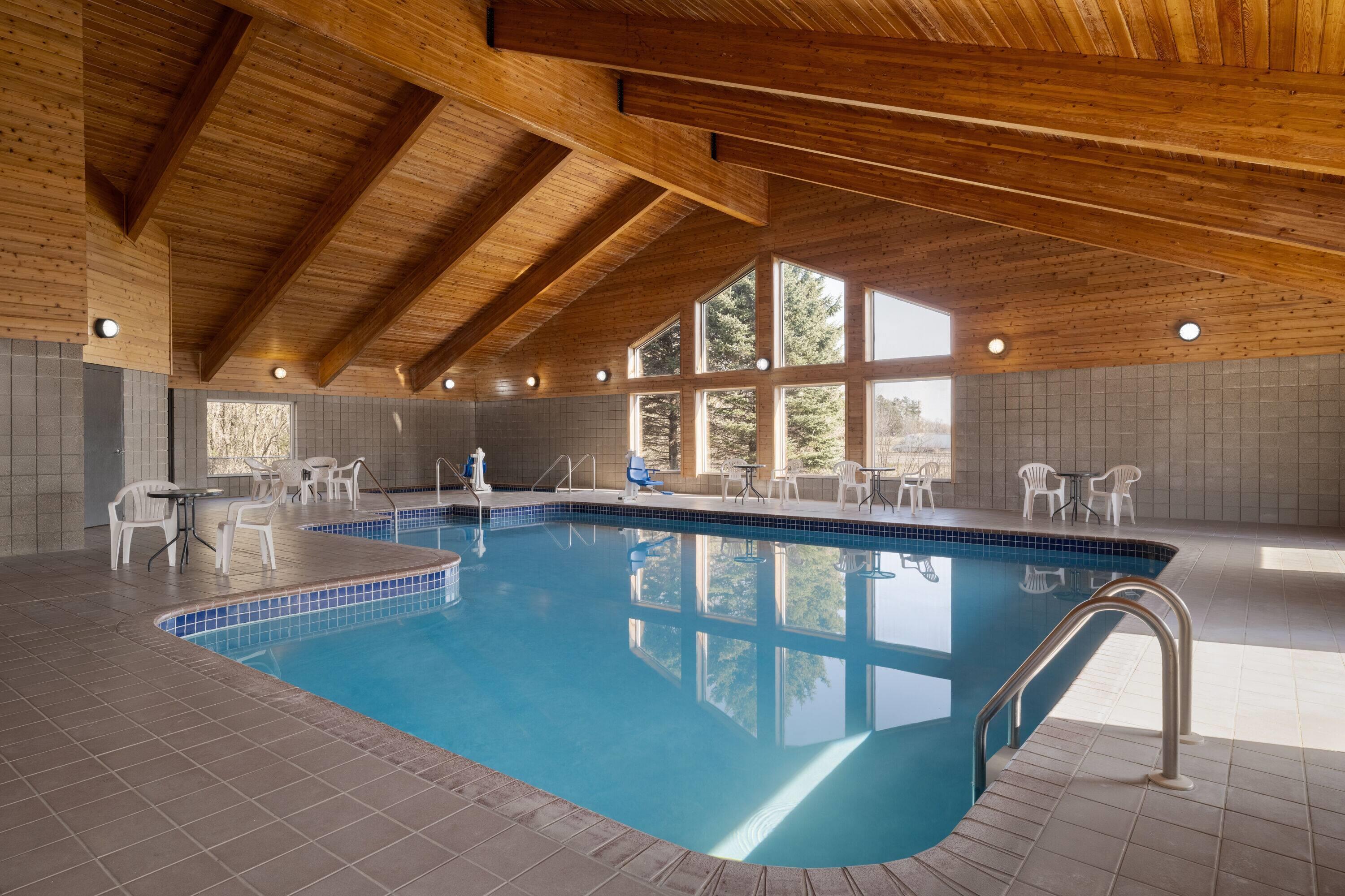 Pool - indoor