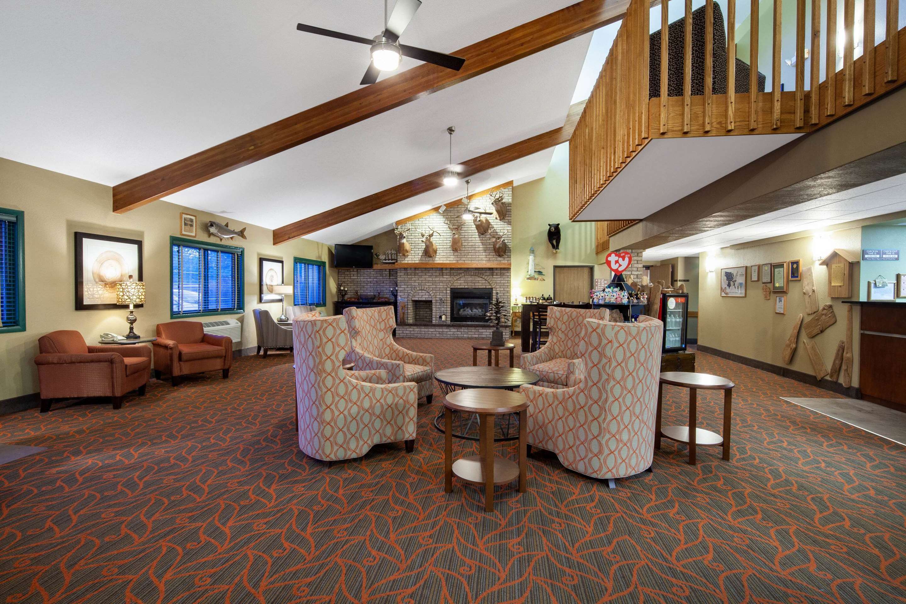 Lobby | AmericInn by Wyndham Ashland