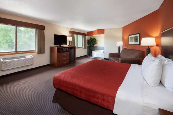 1 King Bed, Mobility Accessible Suite, Non-Smoking