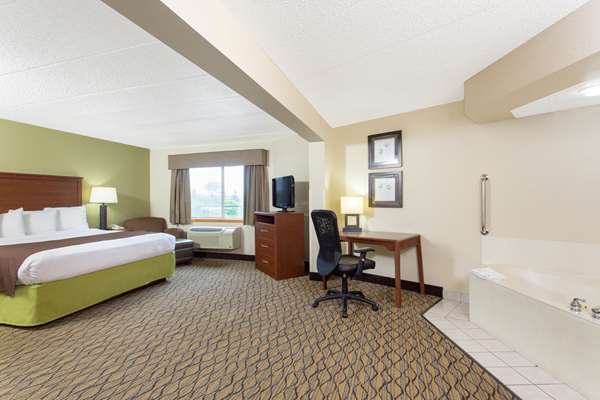 Suite - AmericInn Hotel & Suites Sheboygan