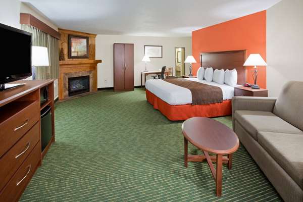 Suite - AmericInn Ironwood