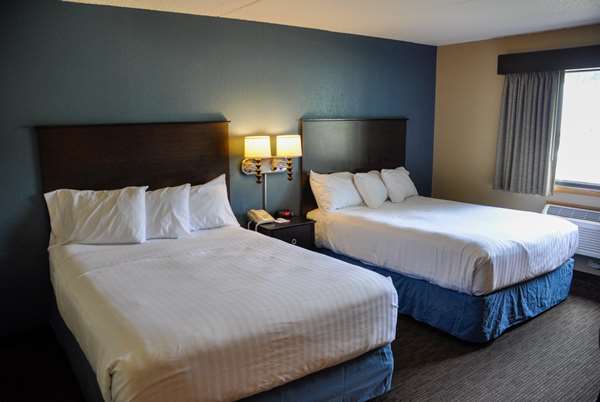  - AmericInn Lodge & Suites Clear Lake - I-35, Exit 194