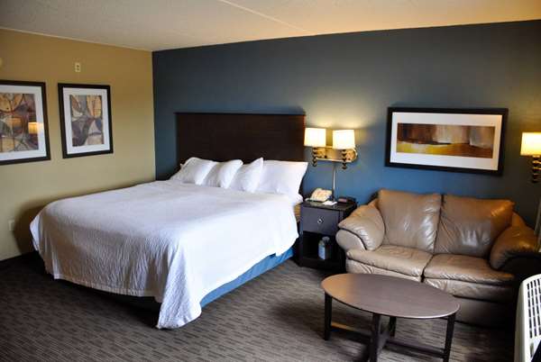 Suite - AmericInn Lodge & Suites Clear Lake - I-35, Exit 194