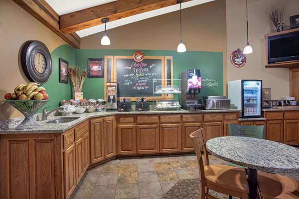  - AmericInn Lodge & Suites West Green Bay