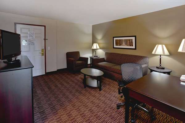 Suite - AmericInn Beaver Dam