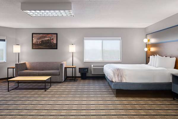 1 King Bed, Deluxe Room, Non-Smoking