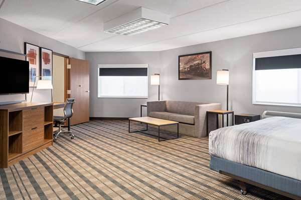 1 King Bed, Mobility Accessible Room, Non-Smoking