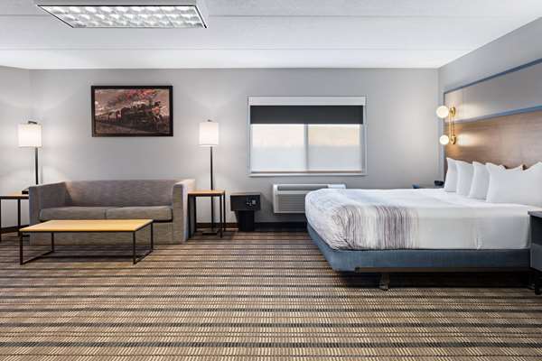 1 King Bed, Mobility Accessible Room, Non-Smoking