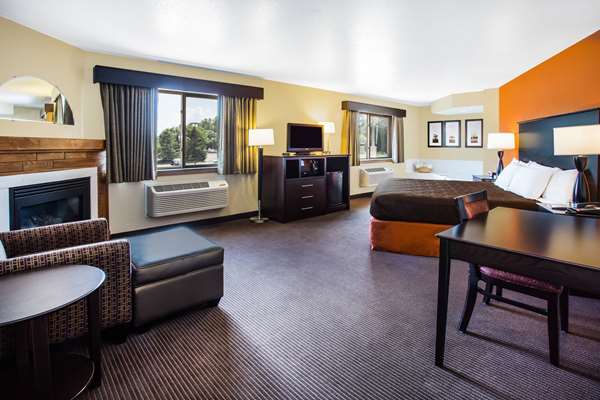 1 King Bed, Superior Suite, Non-Smoking