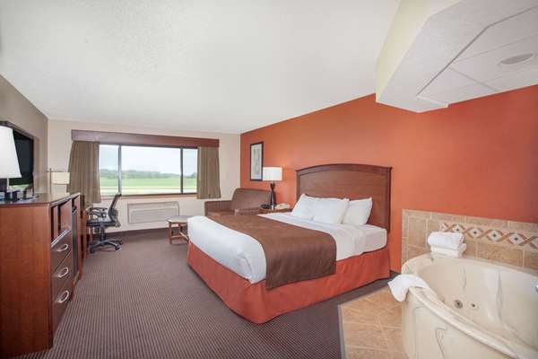  - AmericInn Albert Lea - I-90, Exit 157