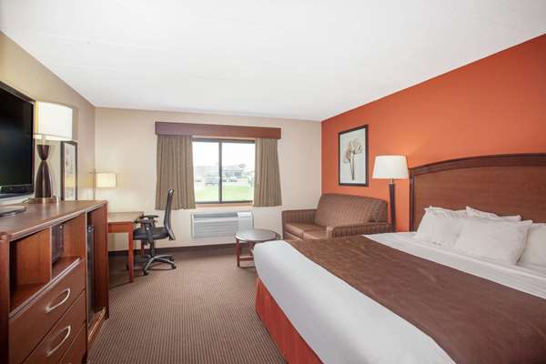  - AmericInn Albert Lea - I-90, Exit 157