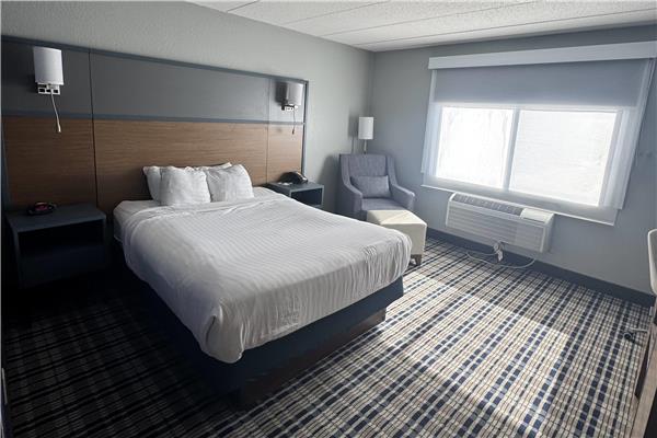 1 King Bed, Mobility Accessible Room, Non-Smoking