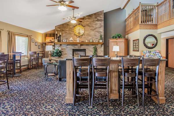  - AmericInn Lodge & Suites White Bear Lake - I-35, Exit 117