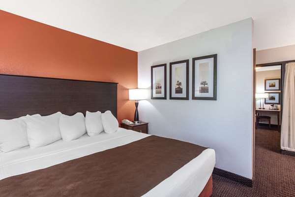  - AmericInn Lodge & Suites White Bear Lake - I-35, Exit 117