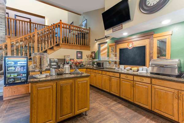  - AmericInn Lodge & Suites White Bear Lake - I-35, Exit 117