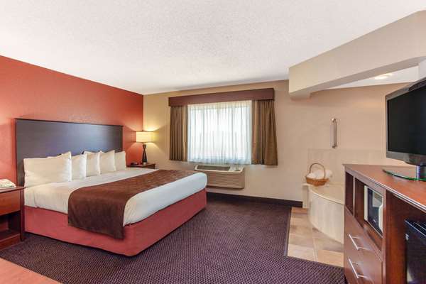 Suite - AmericInn Lodge & Suites White Bear Lake - I-35, Exit 117