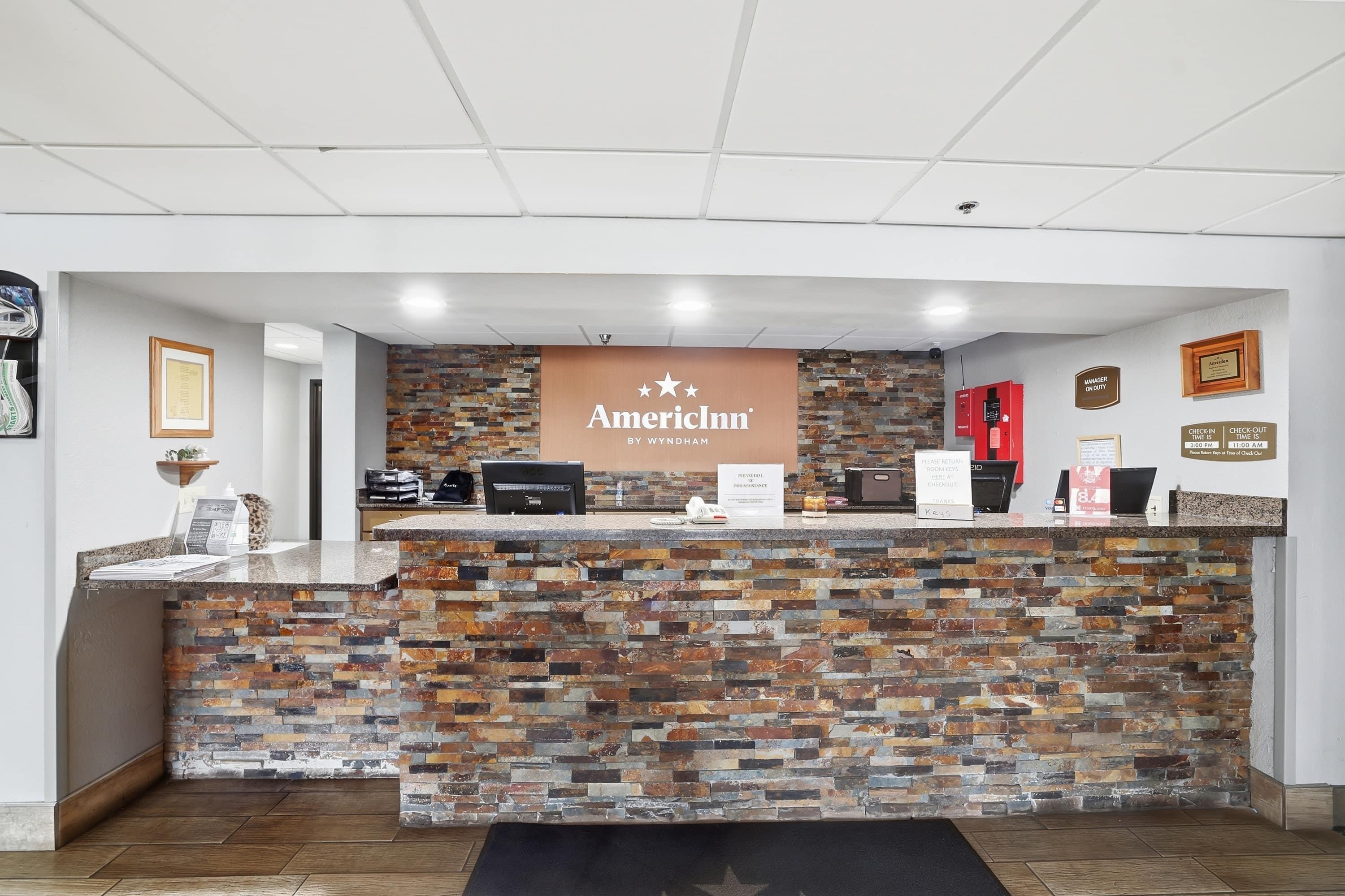 Lobby | AmericInn by Wyndham White Bear Lake St. Paul