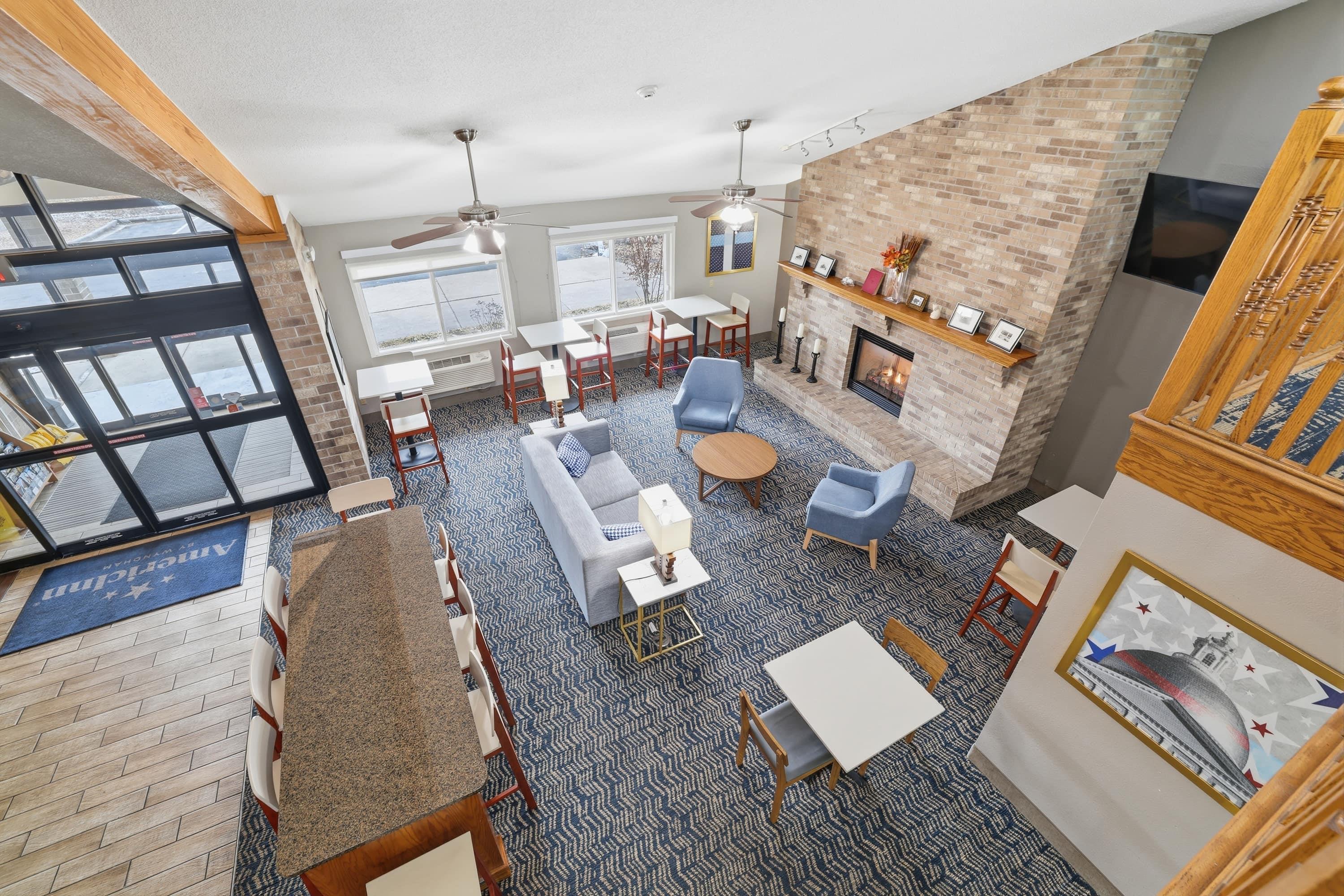 Lobby | AmericInn by Wyndham White Bear Lake St. Paul