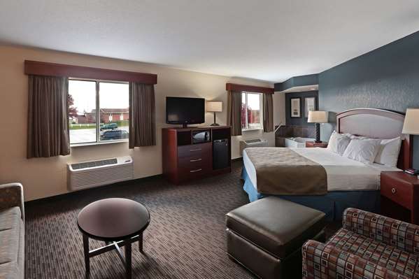 Suite - AmericInn Bay City - I-75, Exit 164