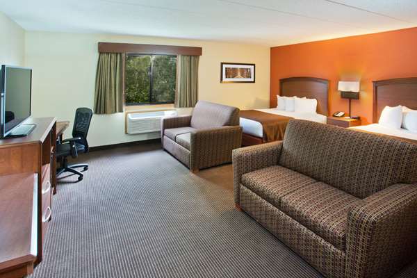 Suite - AmericInn Grand Forks