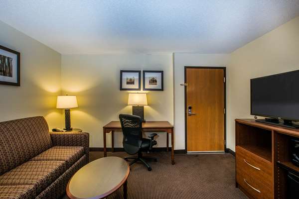  - AmericInn Grand Forks
