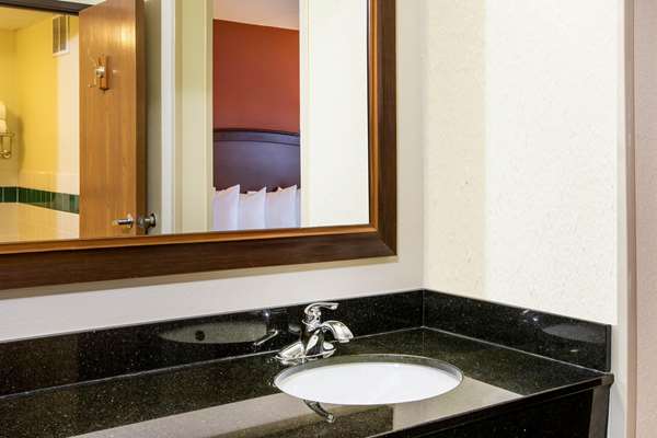  - AmericInn Grand Forks