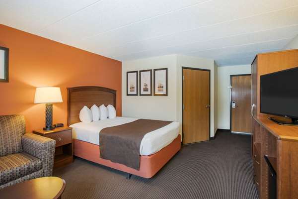  - AmericInn Grand Forks