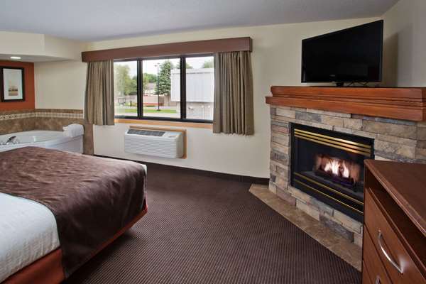 Suite - AmericInn Grand Forks