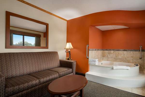 Suite - AmericInn Lodge & Suites Virginia