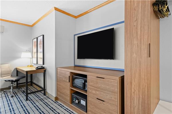 1 Queen Bed, Studio Suite, Non-Smoking