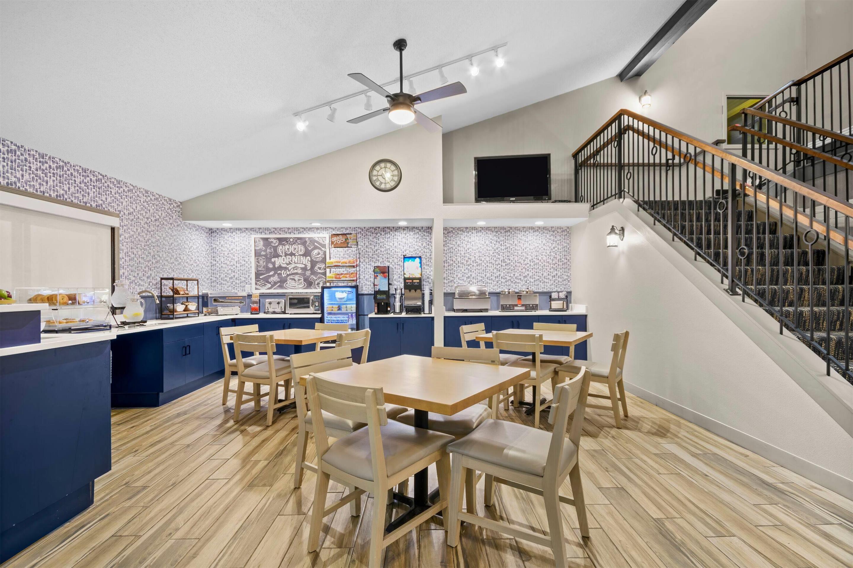 Breakfast Area | AmericInn by Wyndham Virginia
