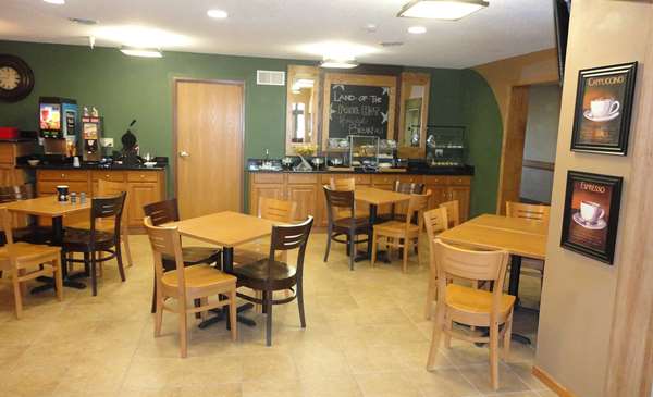  - AmericInn Hotel & Suites Pella