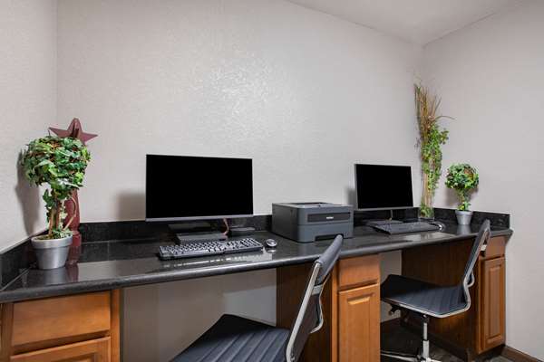 Conference Area - AmericInn Hotel & Suites Pella