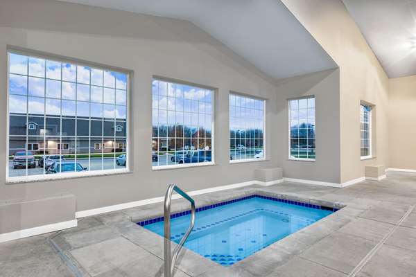 Pool - AmericInn Hotel & Suites Pella