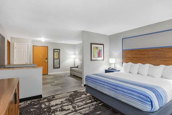  - AmericInn Hotel & Suites Pella