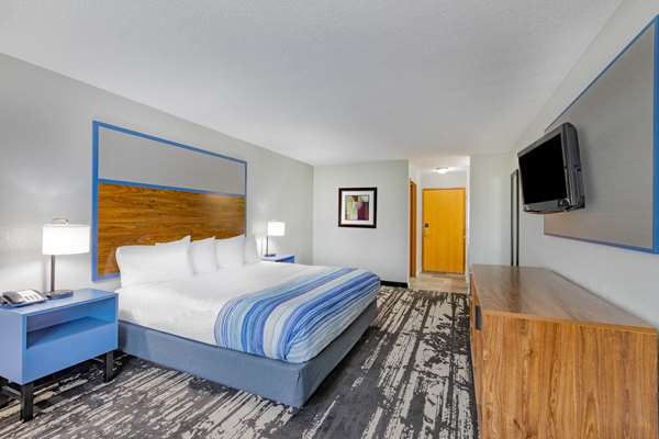  - AmericInn Hotel & Suites Pella