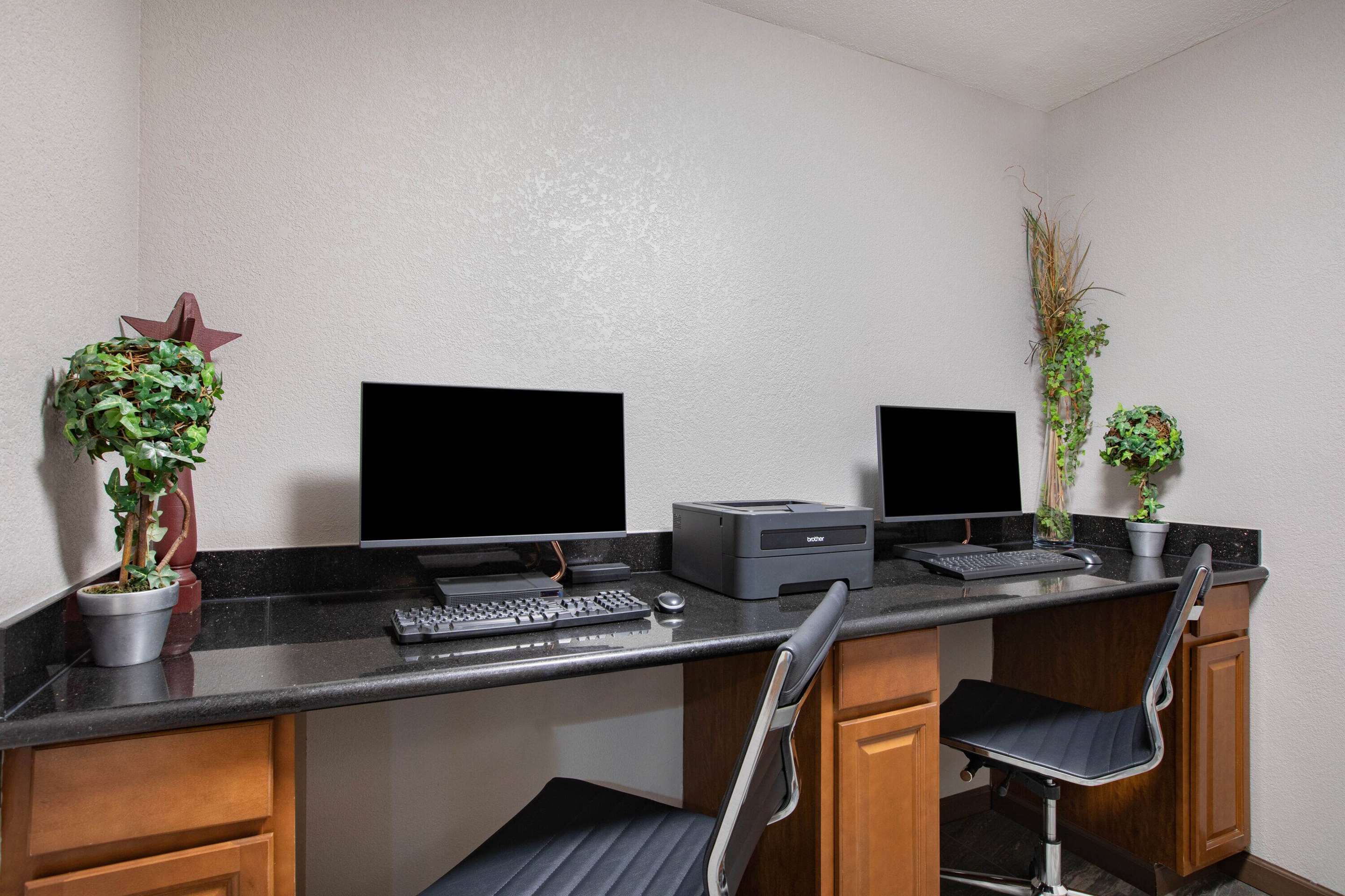 Business Center | AmericInn by Wyndham Pella