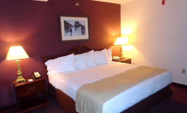 1 King Bed, Non-Smoking