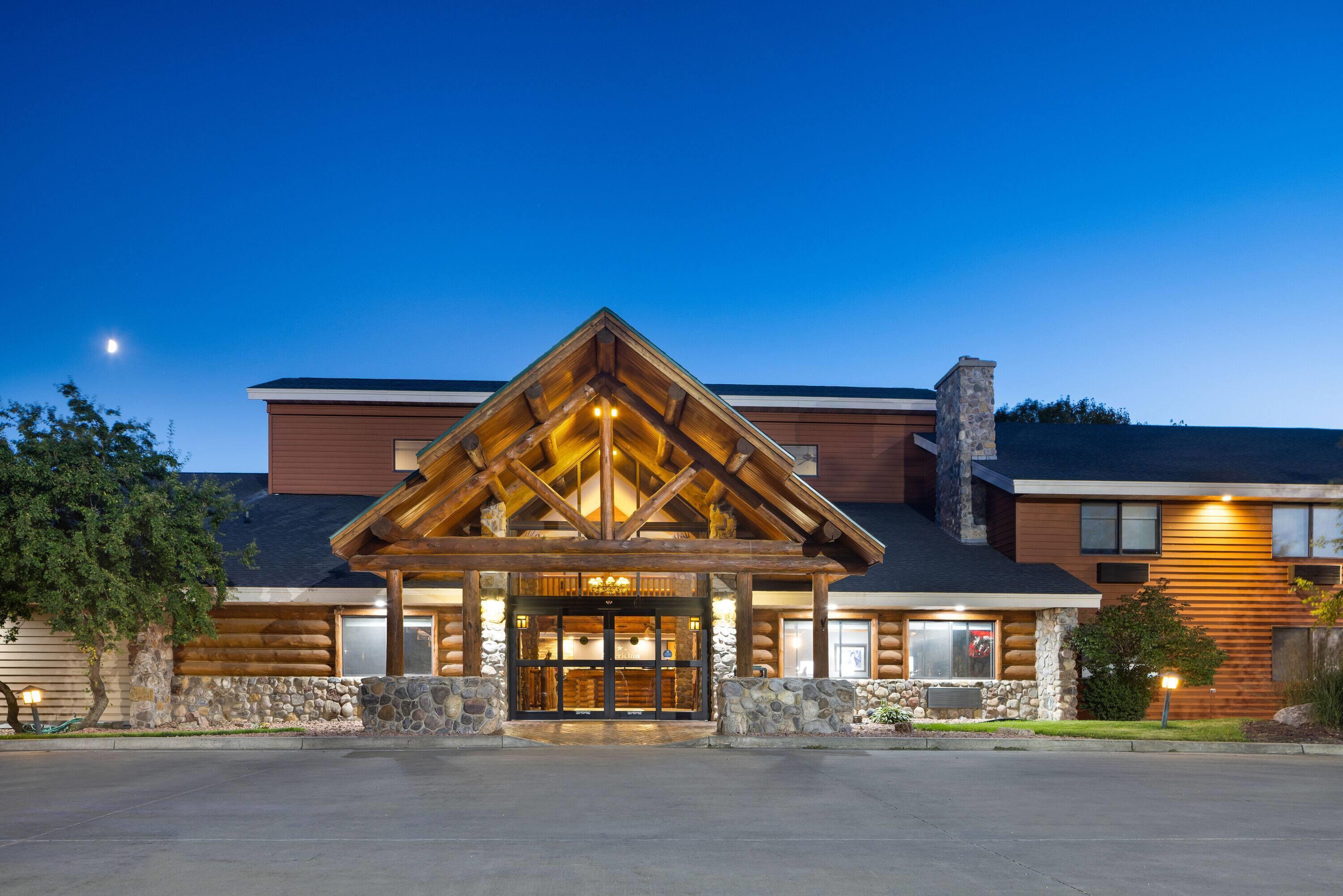 Exterior | AmericInn by Wyndham Chamberlain - Conference Center