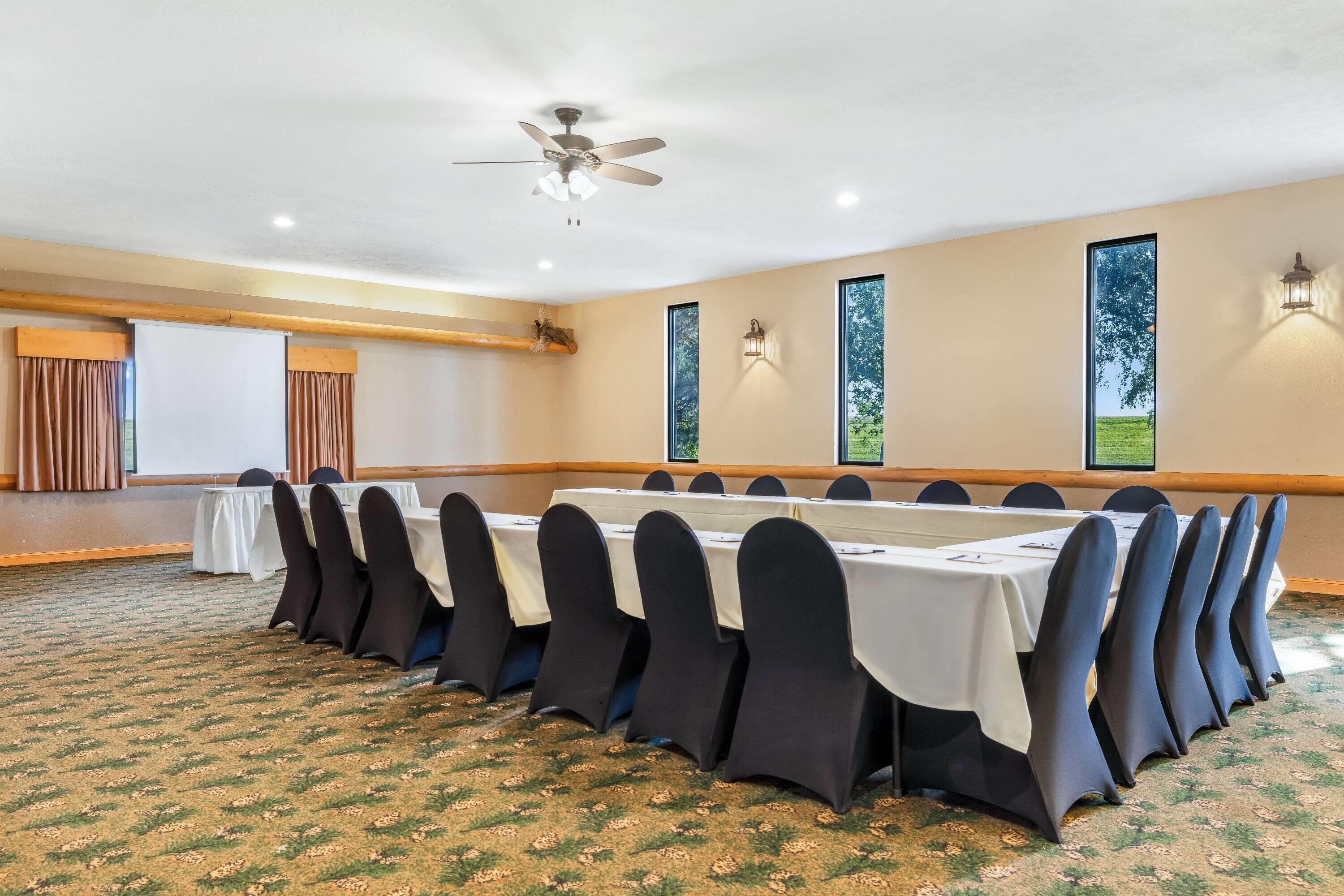 Meeting Room | AmericInn by Wyndham Chamberlain - Conference Center