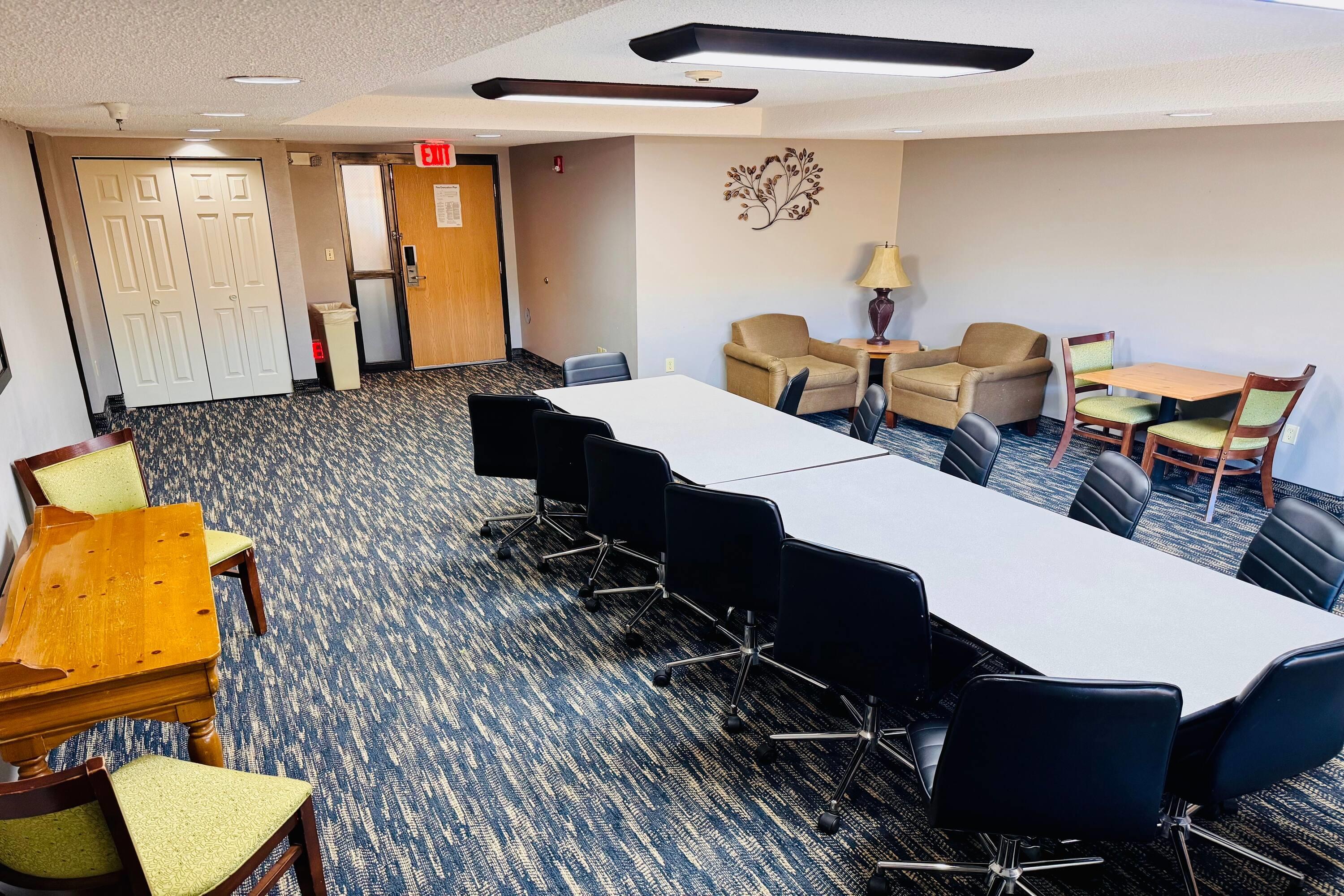 Meeting Room | AmericInn by Wyndham Stillwater