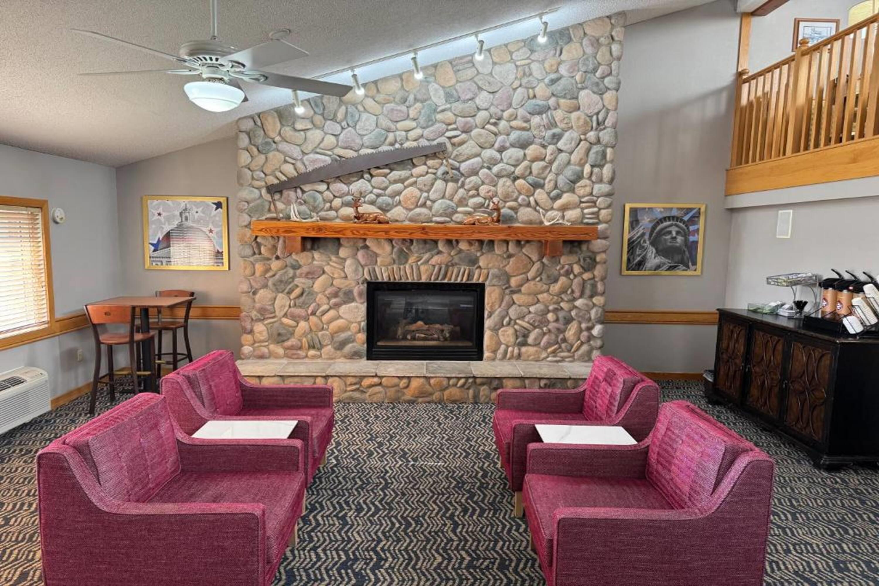 Lobby | AmericInn by Wyndham Stillwater
