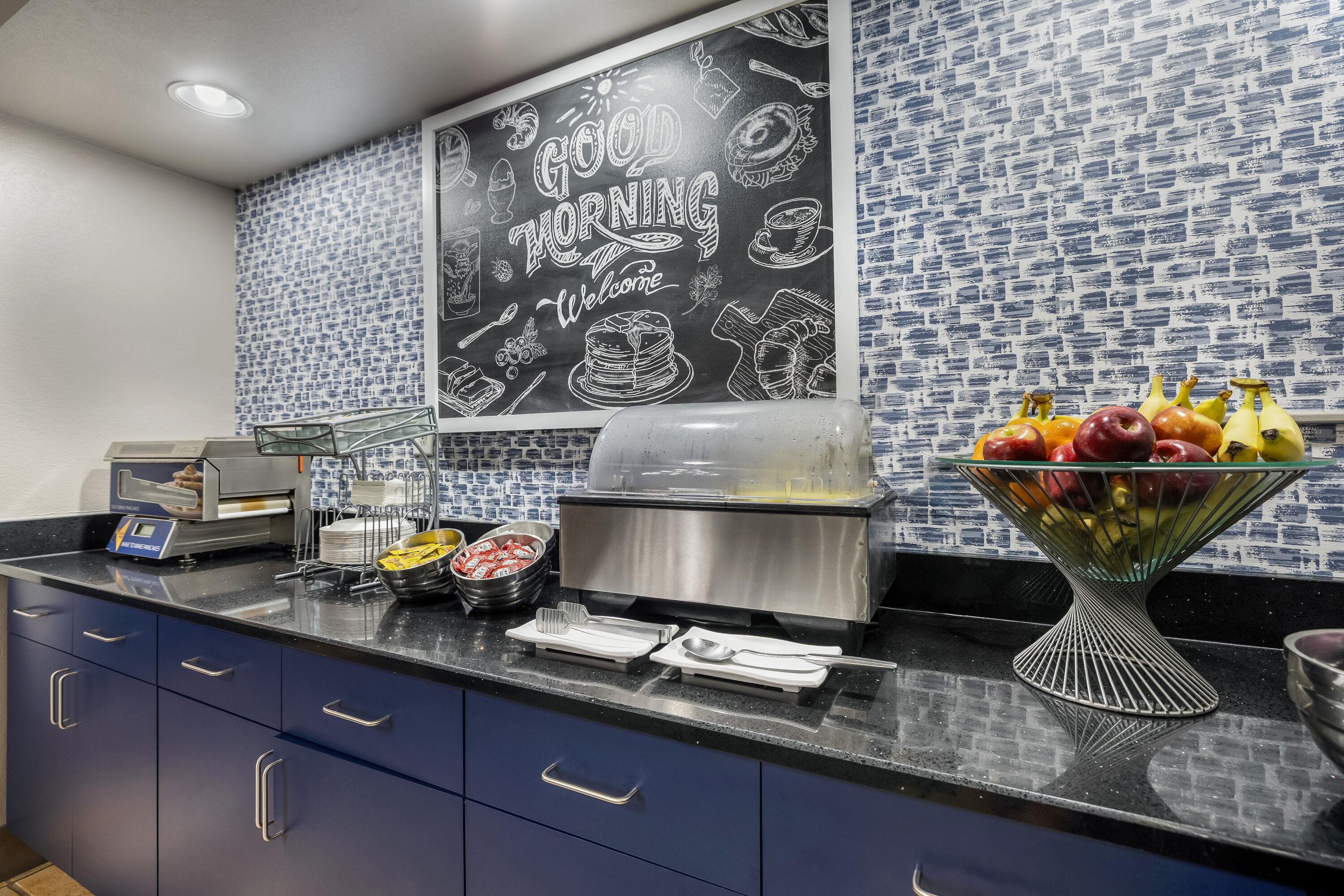 Breakfast Area | AmericInn by Wyndham Stillwater