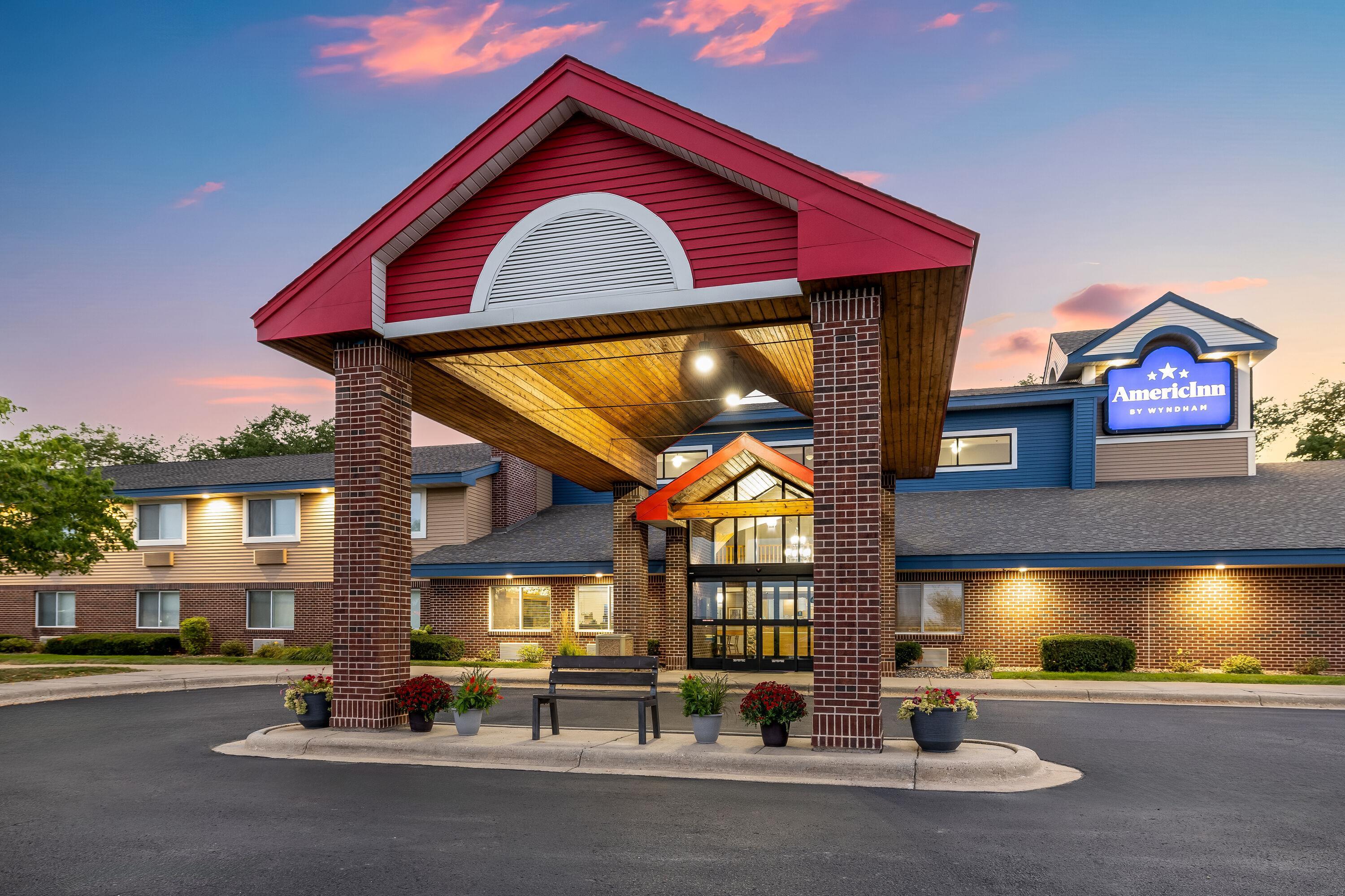 Exterior | AmericInn by Wyndham Stillwater