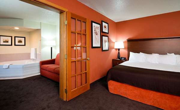  - AmericInn Lodge & Suites Manitowoc - I-43, Exit 149