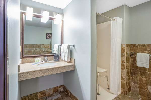  - AmericInn Lodge & Suites Monona