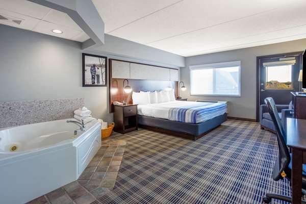 Suite - AmericInn Lodge & Suites Monona